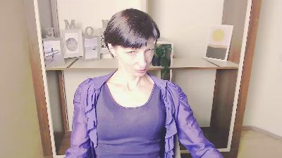 AngelinaLess_ from United States