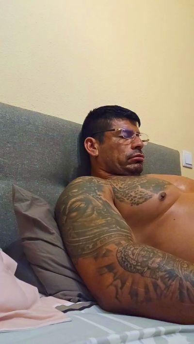Leonsalvajexxx from Spain