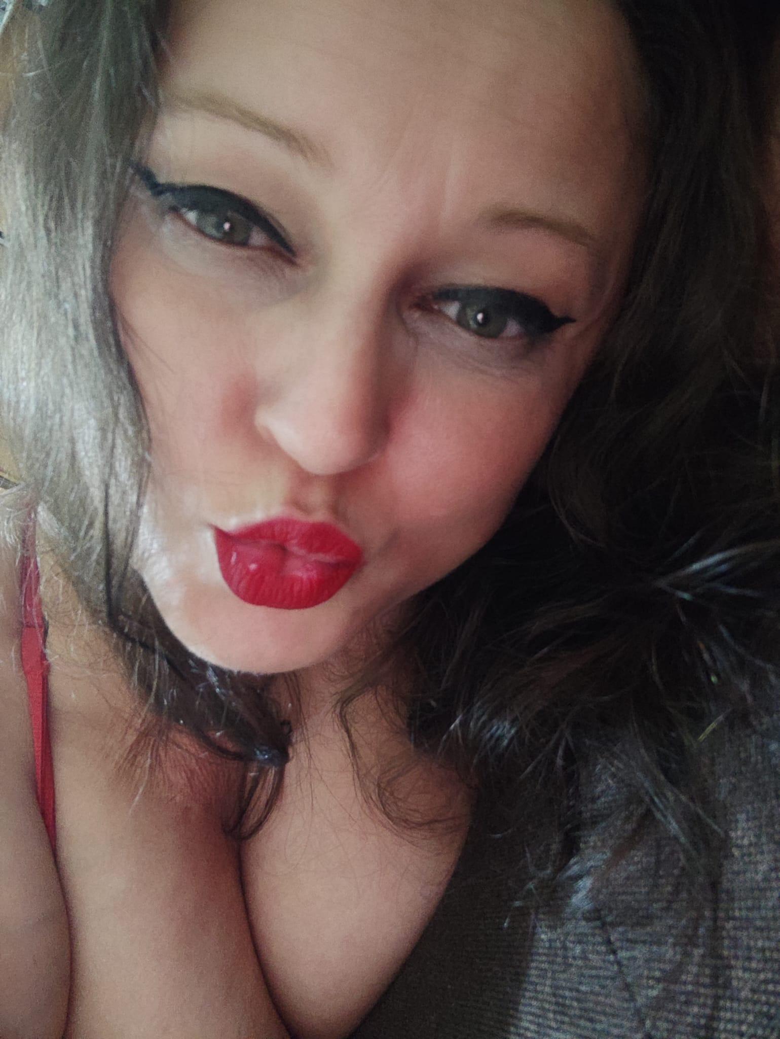 YourhotMery Profile Image