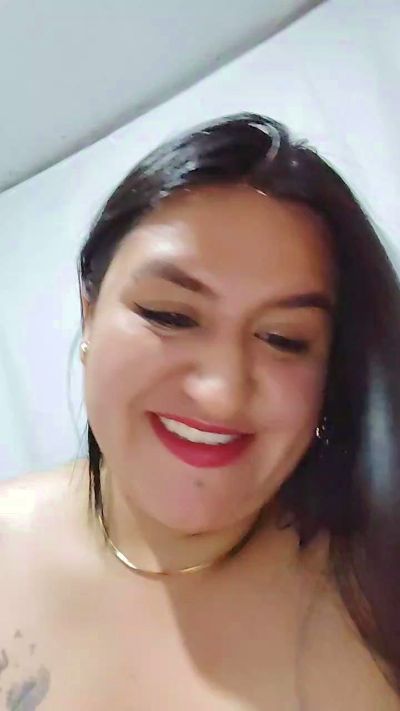 luci225 from Colombia